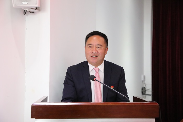 (党委书记,副董事长毛志宏作党建工作报告)